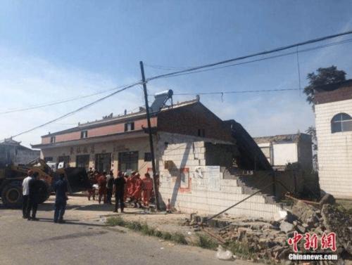 一饭店房顶发生塌陷,饭店坍塌29名遇难者如何赔偿?