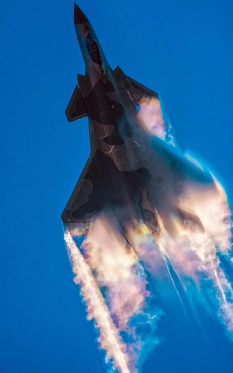 歼-20首飞珍贵画面,歼20首飞珍贵画面