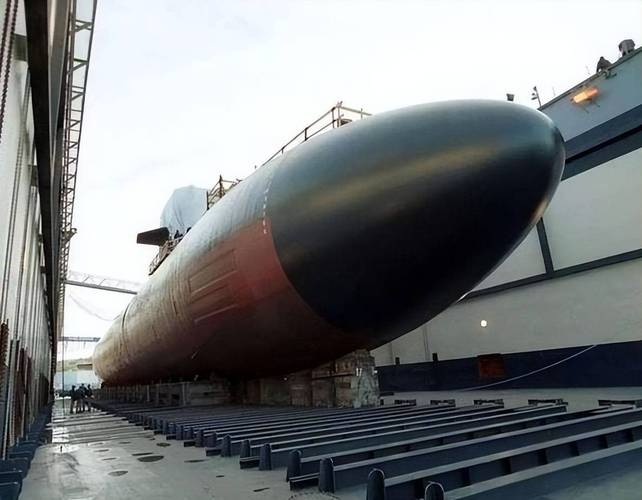 美国军用炸药厂爆炸,数千磅炸药被引爆!美军新型航母受损,谁干的?