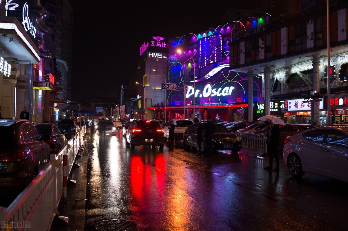 酒吧禁中国男性进入,男生在酒吧上班的危害? 酒吧禁中国男性进入,男生在酒吧上班的危害?