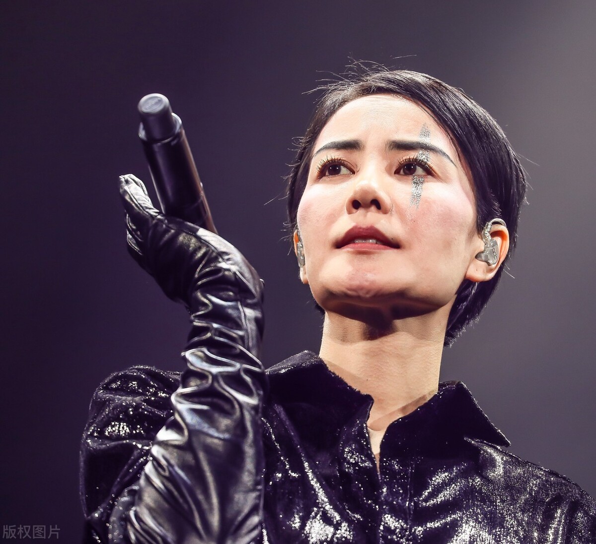 李亚鹏曾欠债4000万,网曝李亚鹏欠4000万被列为被执行人,你如何评价? 李亚鹏曾欠债4000万,网曝李亚鹏欠4000万被列为被执行人,你如何评价?