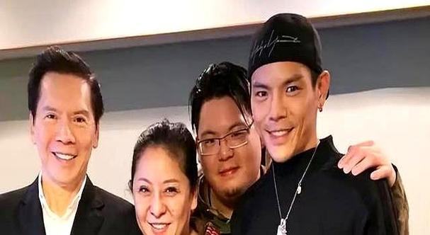 向太儿子向佑近照,向太儿子向佑近照曝光