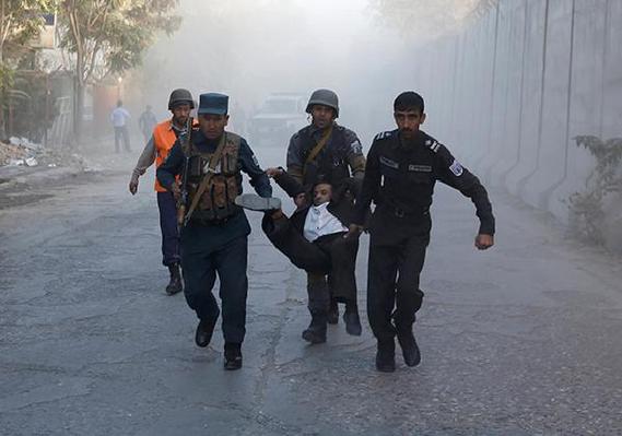 阿富汗首都发生爆炸,如何看待阿富汗首都喀布尔发生的爆炸?爆炸地点靠近美大使馆,是否针对美国?