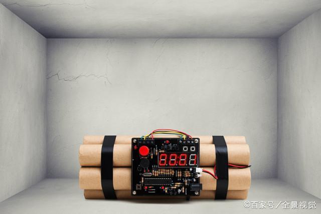 收到炸弹包裹被炸伤,央视曝光我军无人破障艇投掷的爆破弹距离很近,是否会炸伤艇身?