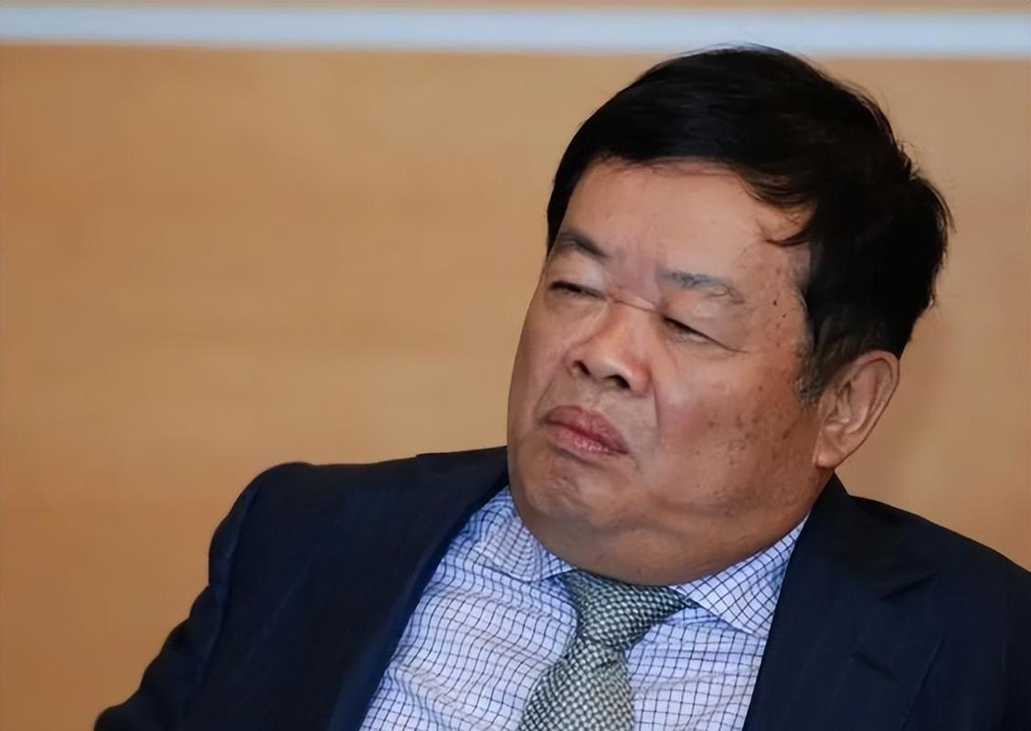 曹德旺辞董事长职务,『曹德旺』说:准备做食品行业了自己当董事长有多少人支持他?