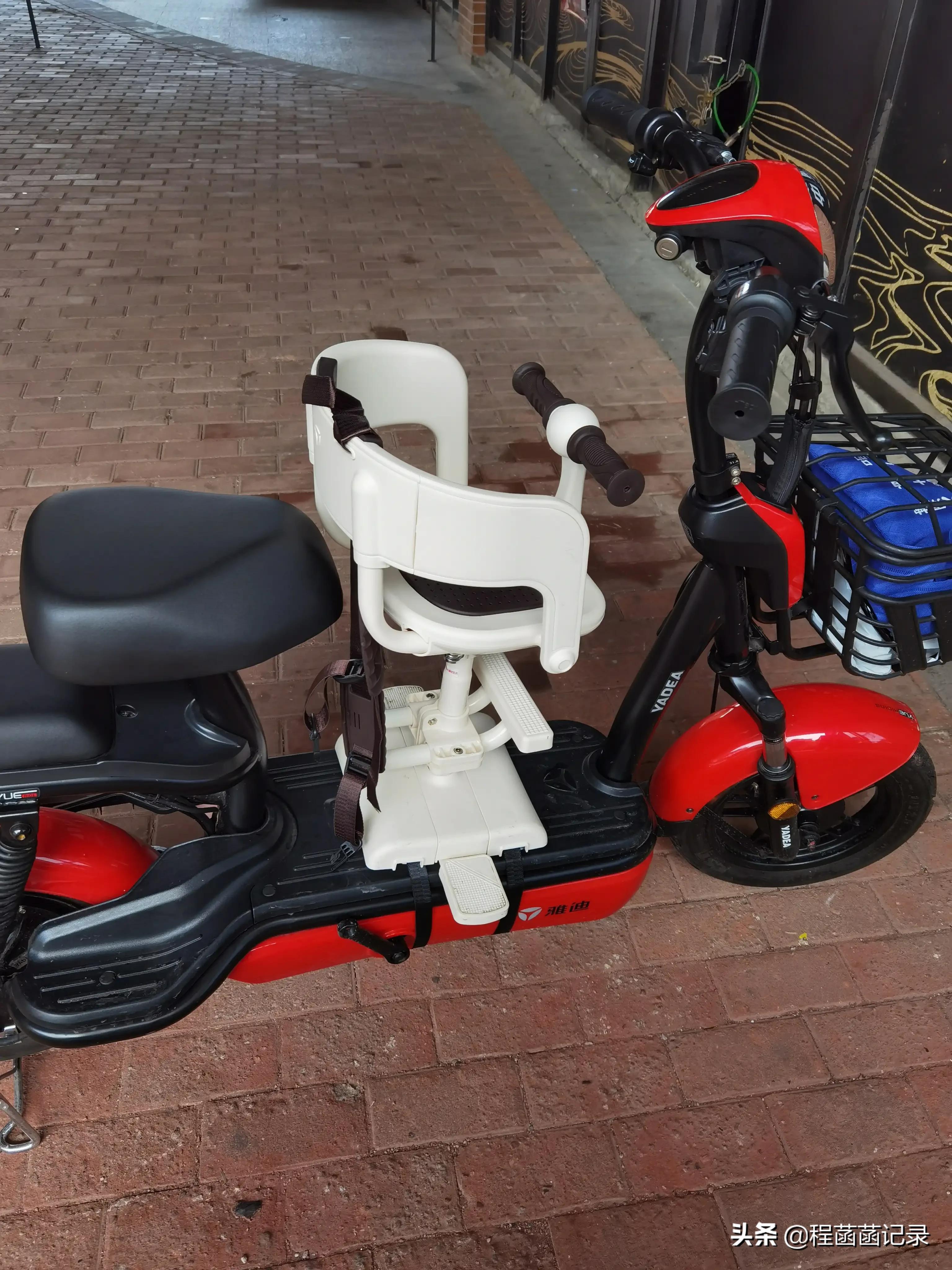 3元产品美容院卖6万,我去美容院去做美容,四万元交了一万七元,现在没有看到什么效果就要我交余款,请问该怎么让美容院退钱呢? 3元产品美容院卖6万,我去美容院去做美容,四万元交了一万七元,现在没有看到什么效果就要我交余款,请问该怎么让美容院退钱呢?