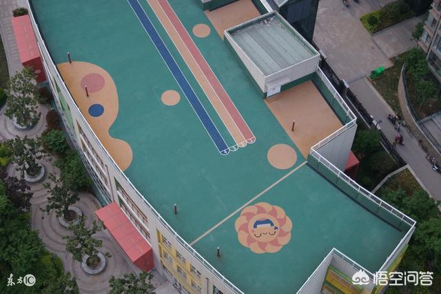小学将操场建楼顶上,昆明一小学建“空中操场”,学生都去楼顶运动了,你怎么看? 小学将操场建楼顶上,昆明一小学建“空中操场”,学生都去楼顶运动了,你怎么看?