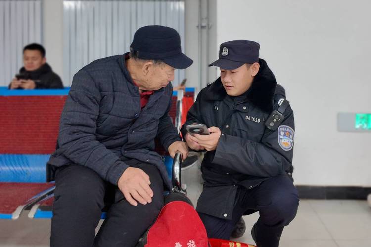 穿假警服到派出所,假警服立案标准?