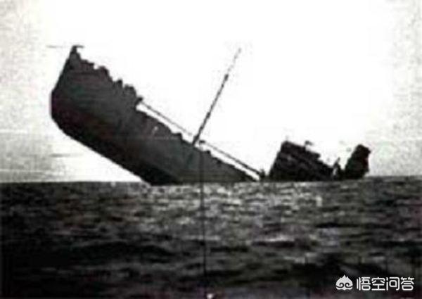 美军摧毁一大型潜艇,有一部二战电影,大概有一段就是德国潜艇和美国潜艇互相合作,最后回到美国,好像还有很多人得了天花,求名? 美军摧毁一大型潜艇,有一部二战电影,大概有一段就是德国潜艇和美国潜艇互相合作,最后回到美国,好像还有很多人得了天花,求名?