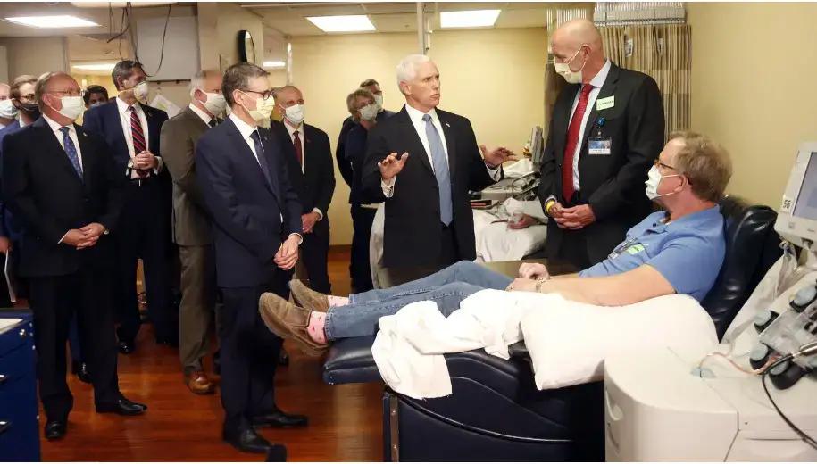 突发!美副总统车被击,美国副总统车队 突发!美副总统车被击,美国副总统车队