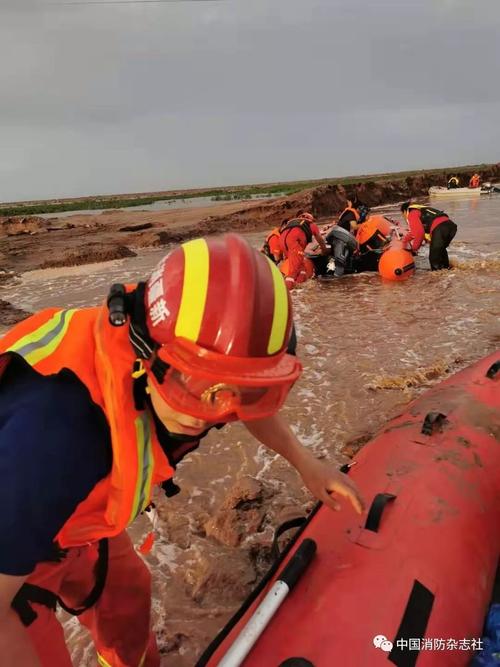 村屯被洪水围成孤岛,宝清县全力抗击洪水97个村屯共转移13443人, 你怎么看?