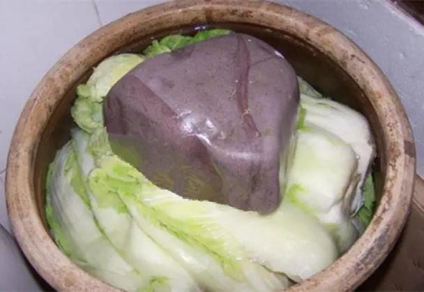 清理酸菜池中毒致2死,酸菜中毒家里用什么解毒