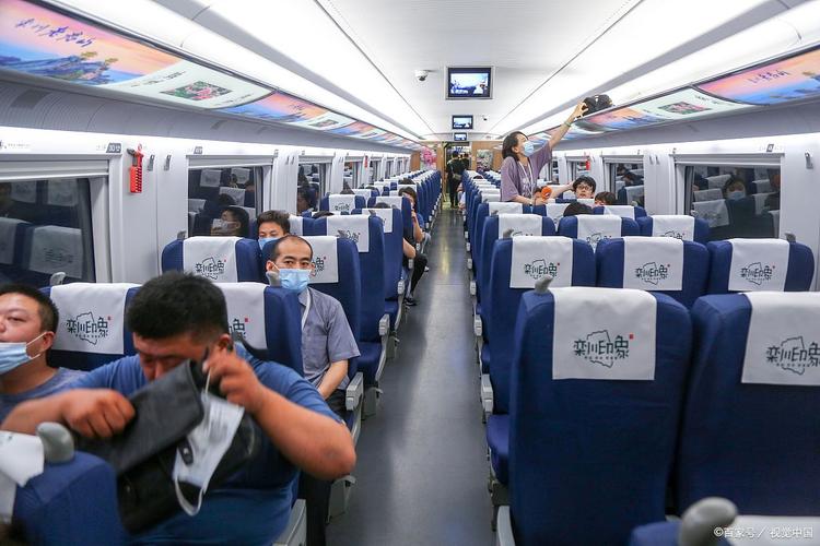 被困高铁厕所10分钟,高铁开动多少分钟才能上厕所?