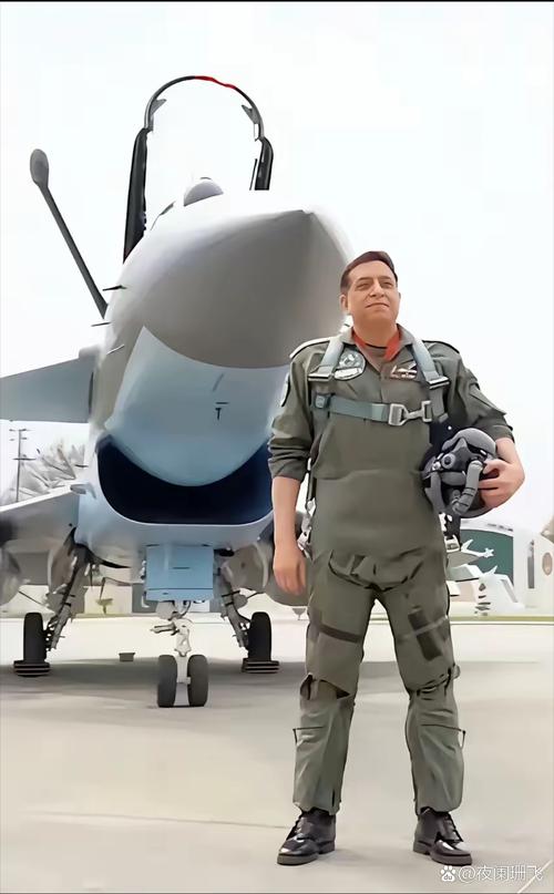 莫迪登印度国产航母,印度制造 莫迪