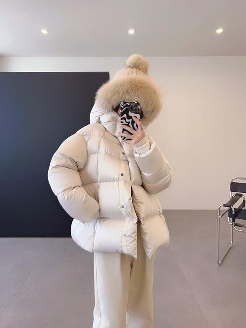 300元以下羽绒服别买,300元的羽绒服才是真毛?