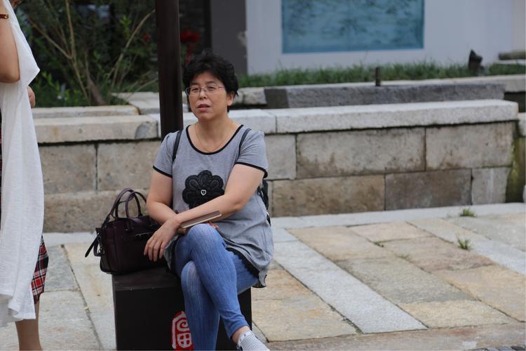 00后的75岁会计同事,会计如何与其它部门同事相处?