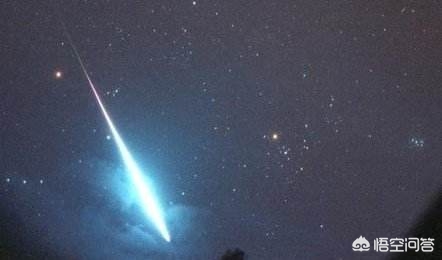 多地夜空发光飞行物,天空中一串发光的飞行物是什么? 多地夜空发光飞行物,天空中一串发光的飞行物是什么?
