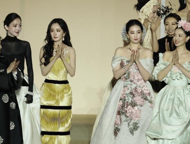 刘亦菲杨幂零互动,刘亦菲杨幂一起演的电影?