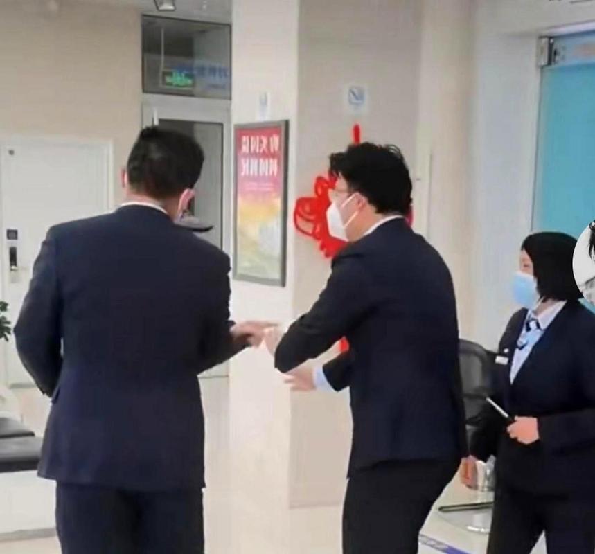 银行取钱遭VIP插队,银行给vip客户插队是否合法?