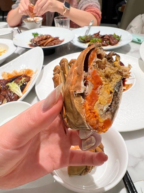 蟹藏车内2年才取出,螃蟹在车里找不到了,怎么办?