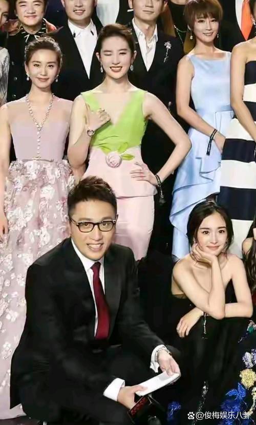 刘亦菲杨幂零互动,刘亦菲和杨幂你觉得谁更漂亮?