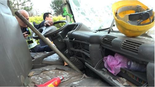 高速3分钟救十余人,高速3分钟救十余人