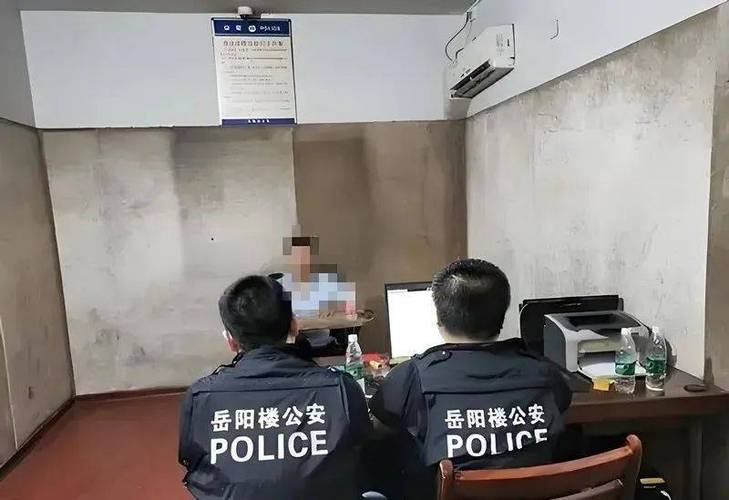 3嫌犯绑架中国公民,江西杀3人嫌犯曾春亮落网时,警方抓捕时为何扒掉他的裤子?