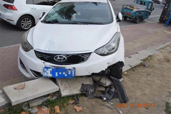 高速3分钟救十余人,电动车高速自燃为什么难救?