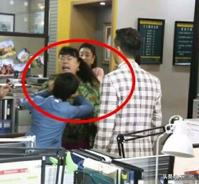 美国指责加拿大欺诈,居住加拿大影视演员“李菁菁”,涉嫌诈骗?是真的吗? 美国指责加拿大欺诈,居住加拿大影视演员“李菁菁”,涉嫌诈骗?是真的吗?