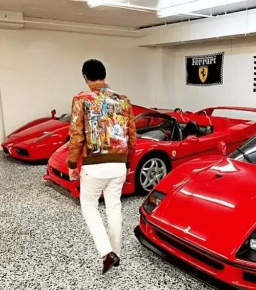 富二代开跑车抢金店,开跑车的富二代