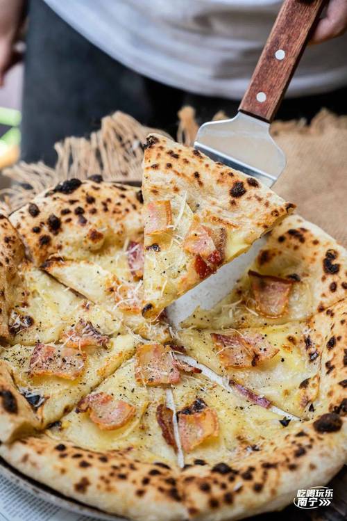 接警后吃披萨致2死,警察接过最恐怖的电话披萨事件