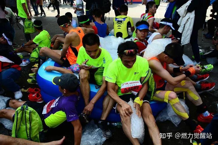 马拉松赛后物资被抢,马拉松领了物资不去跑行吗?