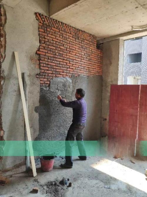 新房墙体被填饮料瓶,把果汁弄到墙上怎样去除?