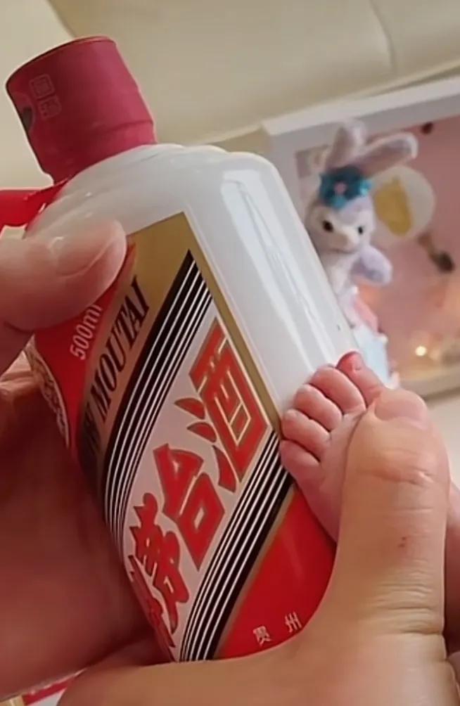 300克黄金嫁妆落高速,身边好多朋友都买金,带金耳环,金链,金戒指之类的!买金是不是为了以后当嫁妆用? 300克黄金嫁妆落高速,身边好多朋友都买金,带金耳环,金链,金戒指之类的!买金是不是为了以后当嫁妆用?