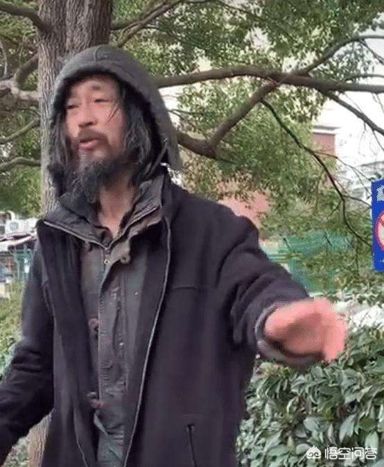 网红边吃边吐2小时,最近网红沈大师很红，有一些专家出来吐酸水，是否心里有点不平衡？你怎么看？