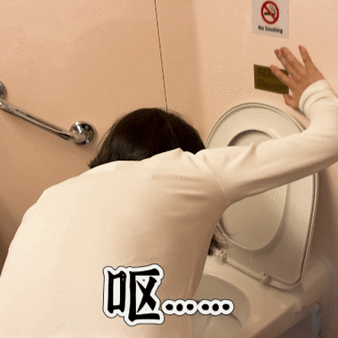 网红边吃边吐2小时,主播边吃边吐