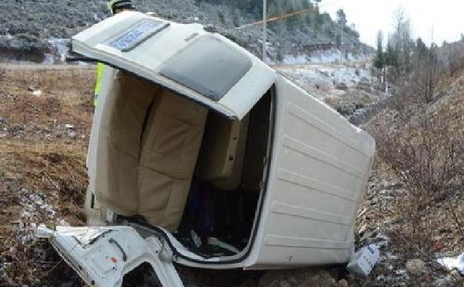 3小孩坠河不幸遇难,丽江一轿车翻下山崖坠河3人不幸遇难, 你怎么看?