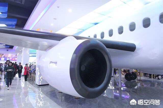 一飞机出现在马路上,在马路上飞遥控fpv飞机犯法吗？