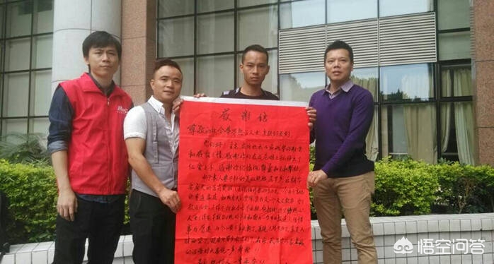 广东一夫妻像双胞胎,广东双胞胎姐妹