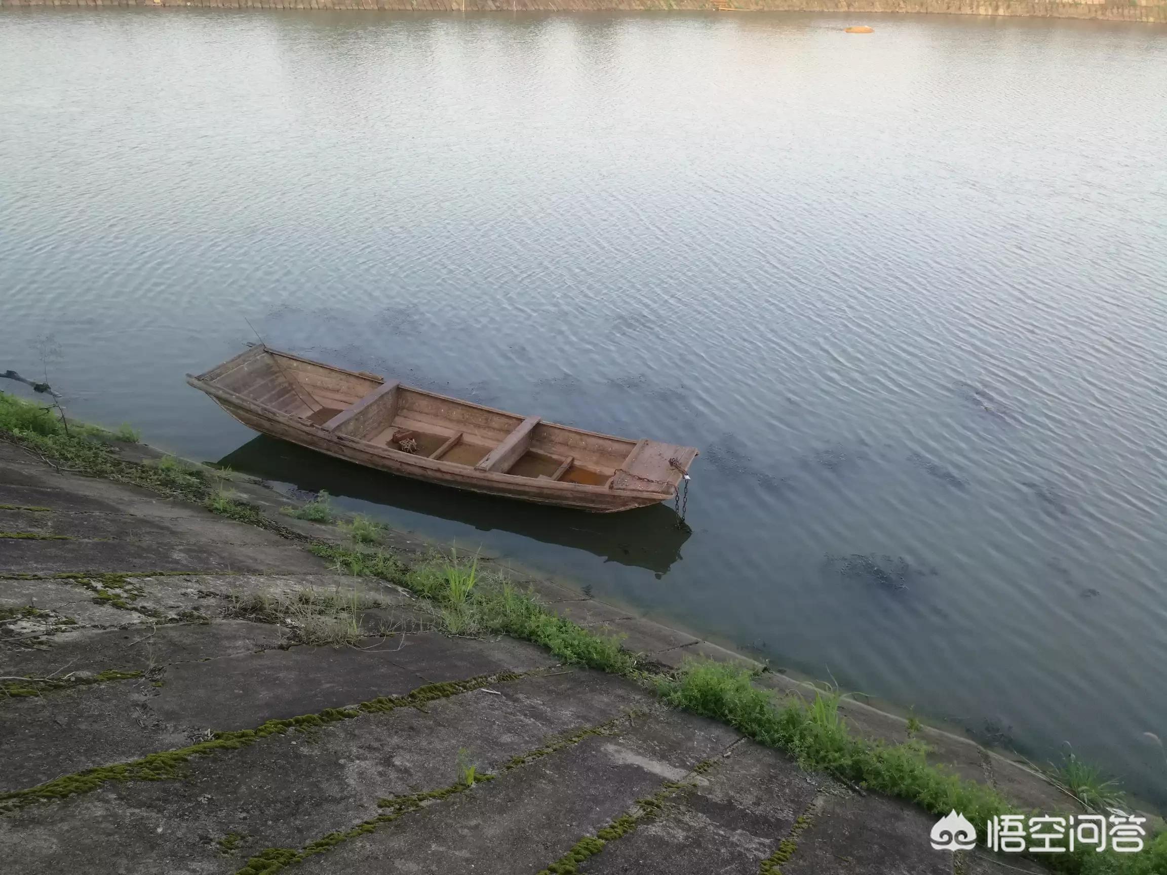 丈夫病亡妻子也离世,女人丈夫病亡，和一个离婚的男人结婚，百年后她是应该和前任合葬，还是和现在的丈夫合葬？