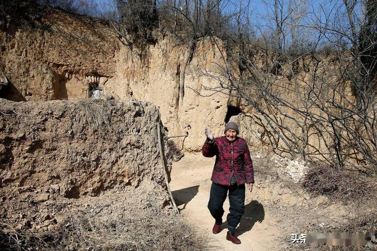 拍卖母亲遗物暴富,婆婆被直销洗脑,天天听课学项目,不脚踏实地做事,想一夜暴富,家人劝说不听,怎么办?