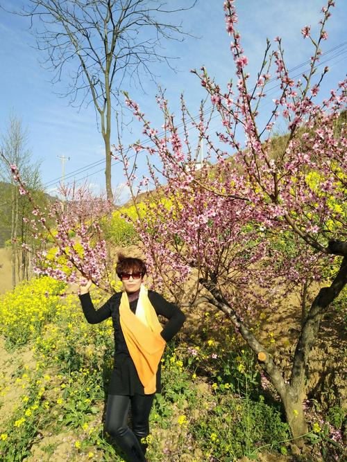 喉咙痛咽喉长满雪花,三月踏青原唱?