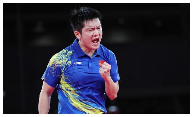 樊振东把对手打笑了,樊振东“无效热身”仍3：0完胜对手，他是真的在偷懒吗？