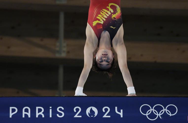 陈芋汐10米跳台夺金,全运会中张家齐得分高于陈芋汐,为什么奥运会张家齐没参加单人赛?