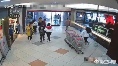 金店回应试戴事件,试戴黄金戒指断裂是谁的责任？