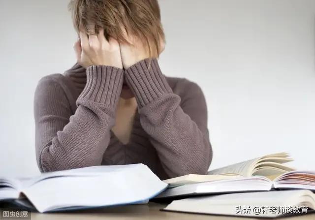 机构老师帮学生洗脚,孩子给洗脚该怎样夸她？