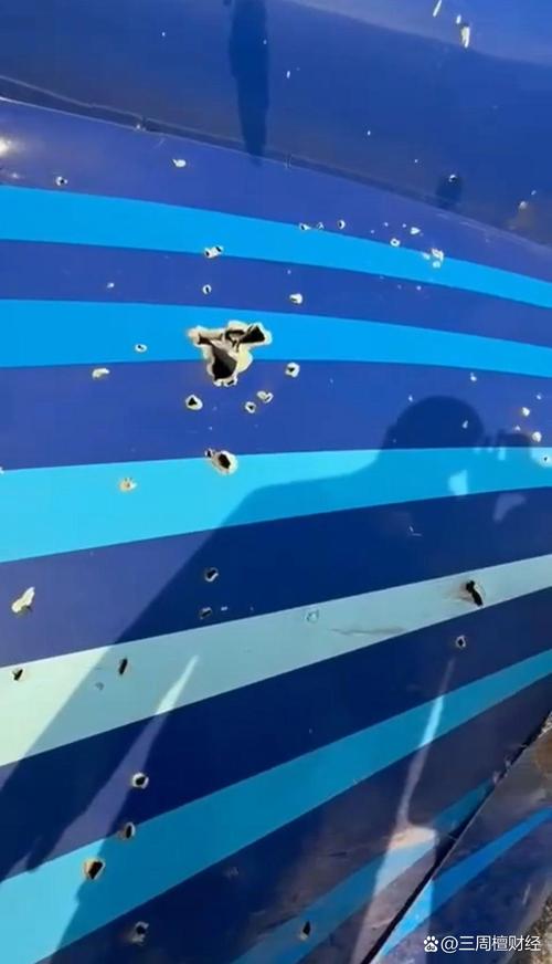 一架土耳其飞机坠毁,小王子中土耳其天文学家有哪两次遭遇?