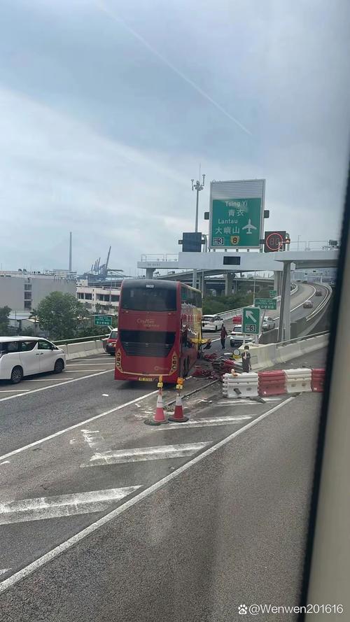 劫公交车后行驶营运,