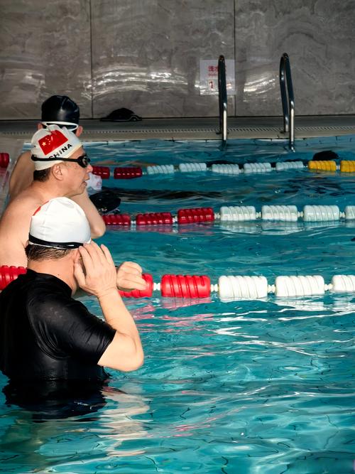 水上芭蕾如何练成的,水上芭蕾如何练成的视频