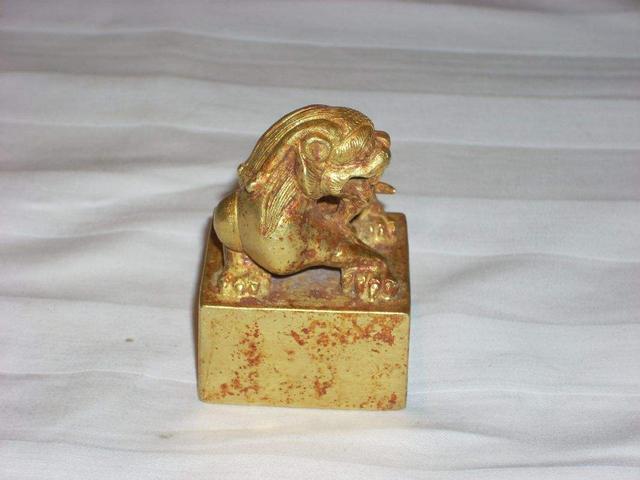 少年捡到1亿现金私吞,突然捡到价值千万的古董,你会上交还是私吞?